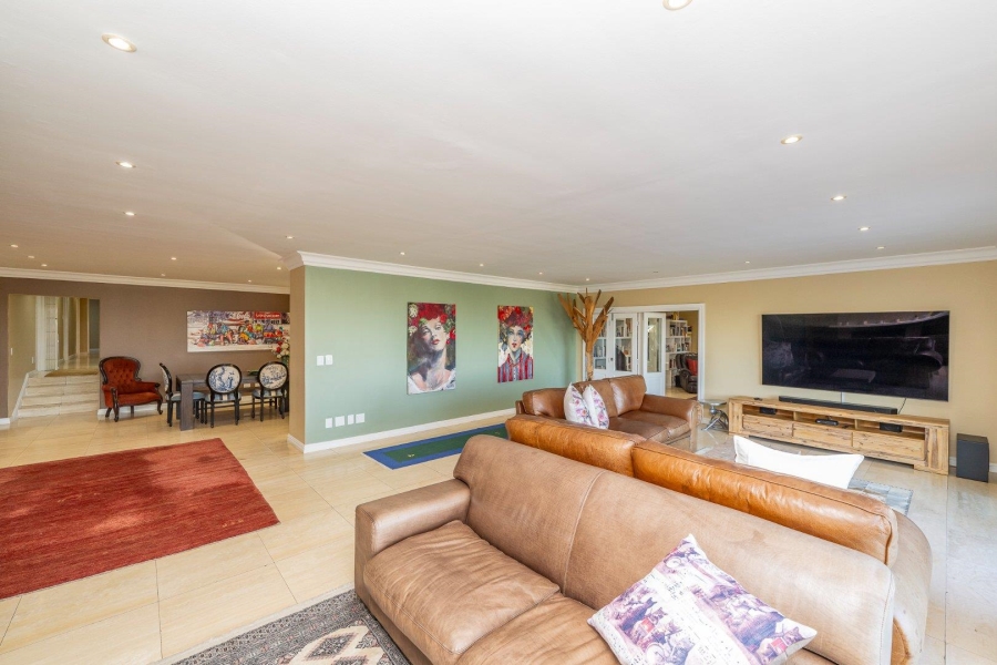 5 Bedroom Property for Sale in Welgedacht Western Cape